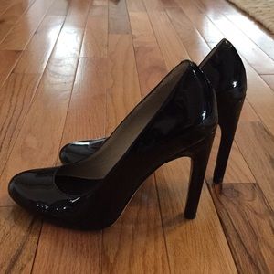 Kors Patent Leather Round Toe Heels - size 5.5